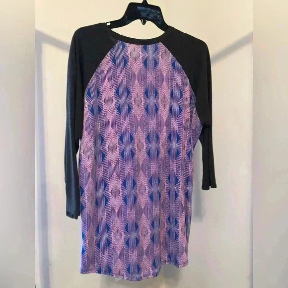 LulaRoe Randy Tee Geometric Print - Picture 2 of 3